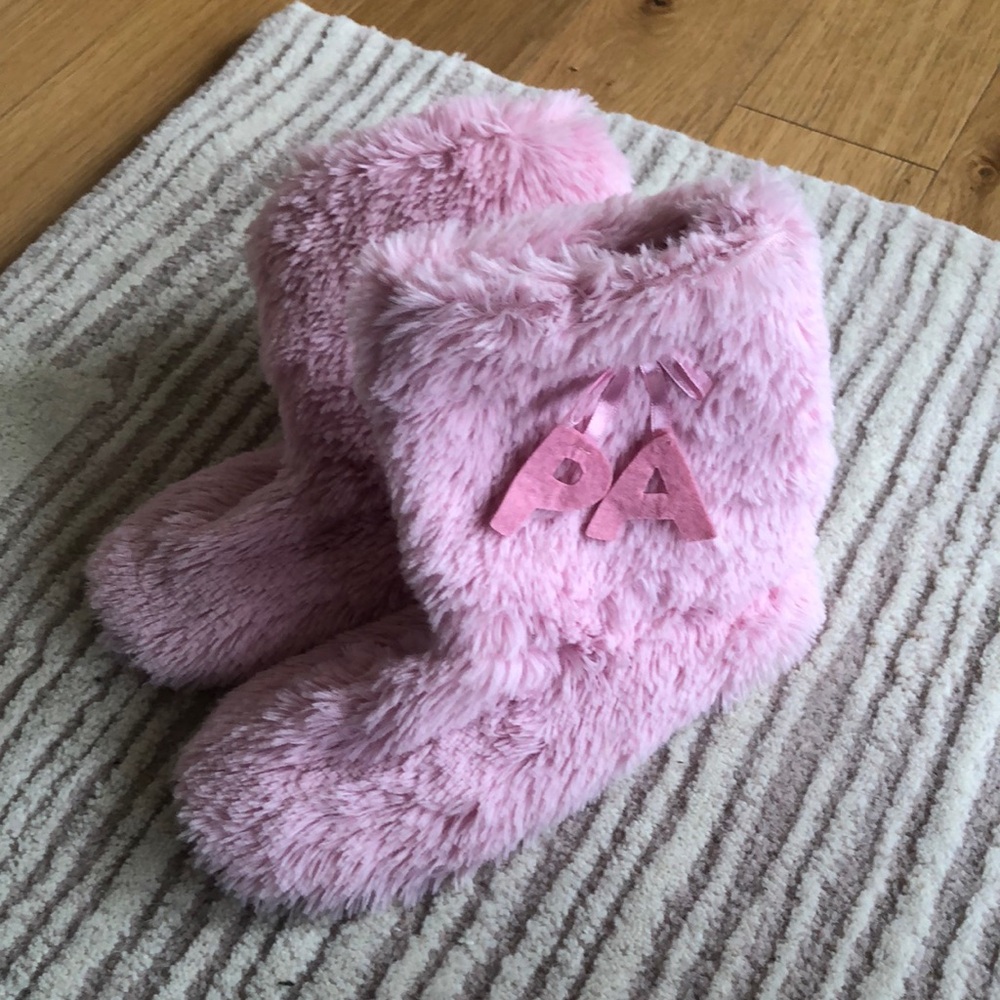 PETER ALEXANDER - Fluffy Slipper Boots - Small - Pink, Good condition, Comfy